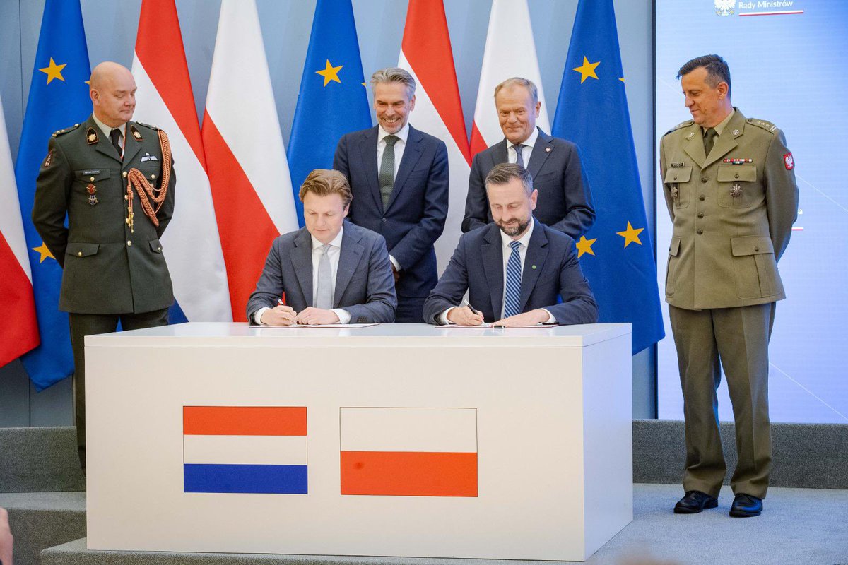 Poland is a leading nation within NATO and the EU when it comes to defence and countering Russian aggression.

That is why we are signing an agreement with Poland to deepen military cooperation.

More joint exercises, air defence, and collaboration in the defence industry. 🇳🇱🇵🇱