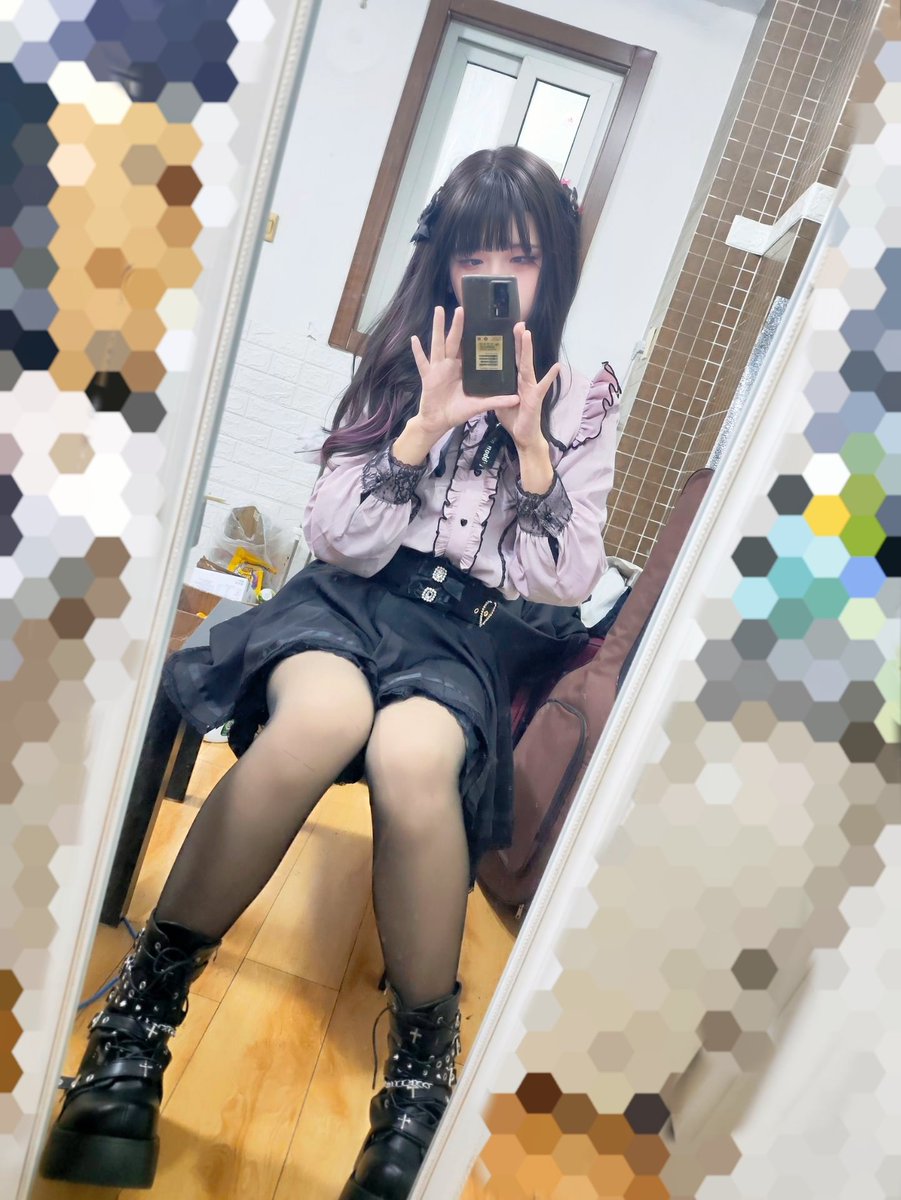 喜欢迷离的眼神
虽然细看感觉笨笨的
#男娘