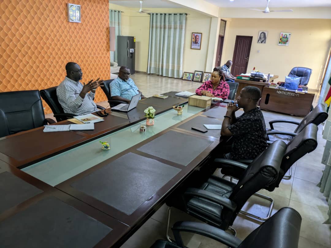 SIGRA team paid a courtesy call on Hon. Sandra Seyram Kpekor, new DCE of Anloga District, and shared updates on two key projects: safe water access in Agbledomi &amp; climate-resilient aquaculture in Agorkedzi-Fuveme. 

#SIGRA #ClimateAdaptation #Anloga #GACfunded