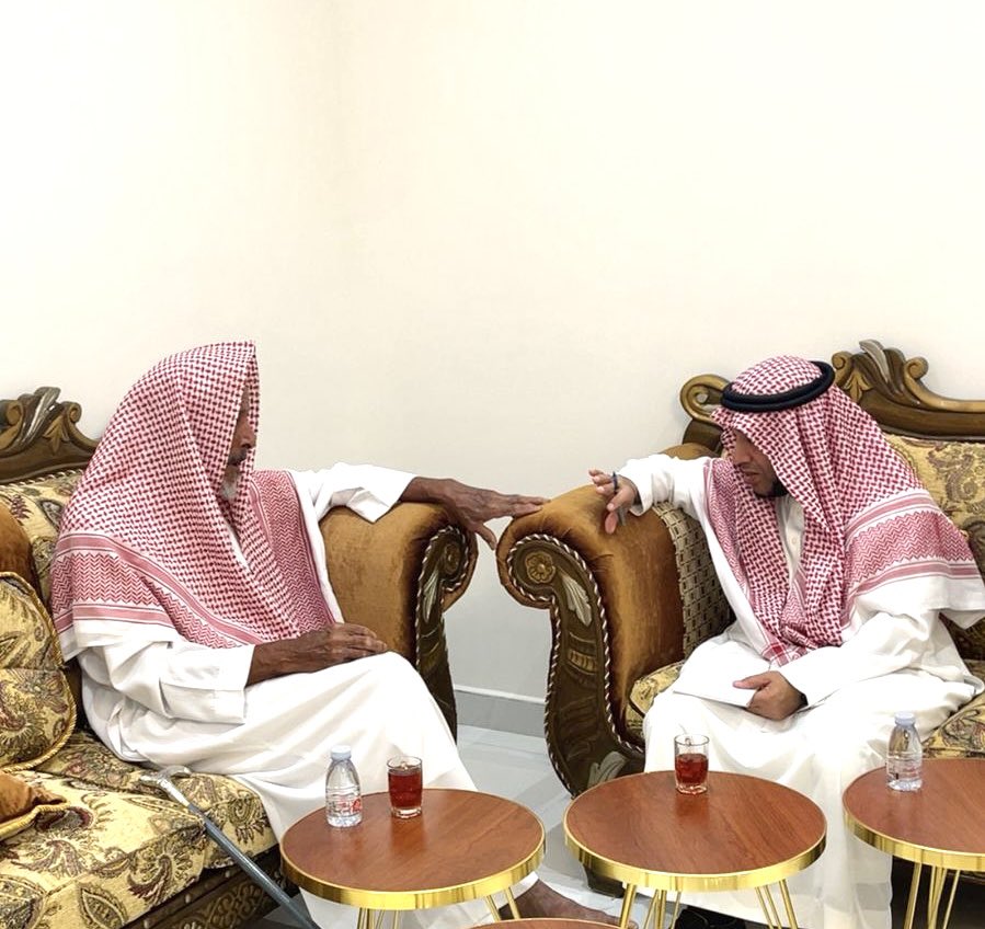 #لقاء 1️⃣

الأحد ١١ / ١ / ١٤٤٧ هـ
بمنزله العامر في حي الصحنة بـ #الدلم 
#تشرّفت بزيارة الأستاذ والمربي الفاضل
الشيخ #ناصر_بن_عبدالله_البديلي 
أحد أبرز المعلمين الأوائل في محافظة #الدلم
وفي #تعليم_الخرج، وعلم من أعلام البلدة 
في لقاءٍ ثري وماتع 
أكسبني الكثير من المعلومات التاريخية