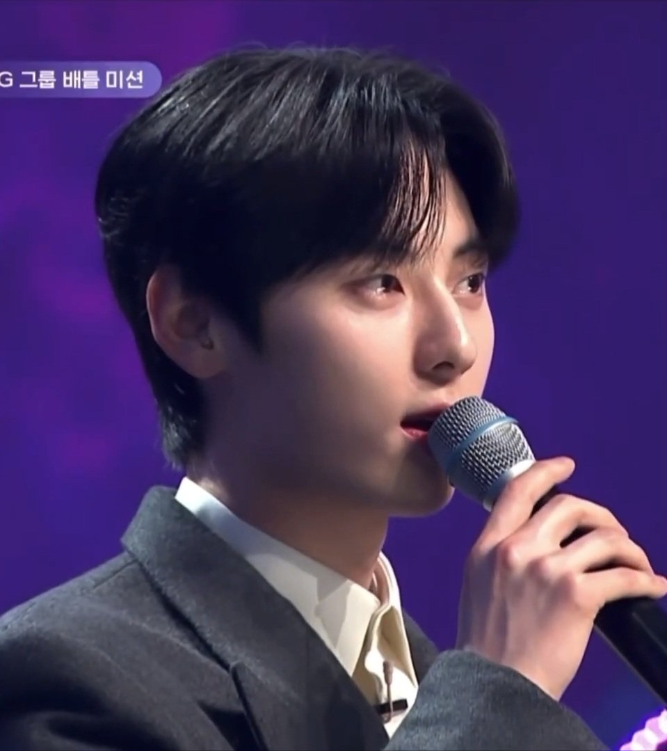 스타마스터님들 새삼 그림체가 정말 다르시네
눈꼬리 방향 막 이만큼 차이나고