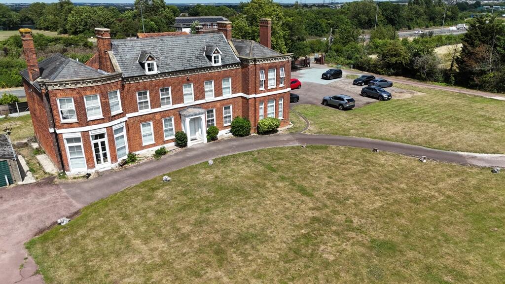 Offices available to rent 
Manned reception  
24/7 access  
Meeting room  
Dedicated parking   
To book a viewing email: Reception@rbm-uk.com #OfficeSpace #BowersGifford #Basildon #Pitsea #Benfleet #Essex