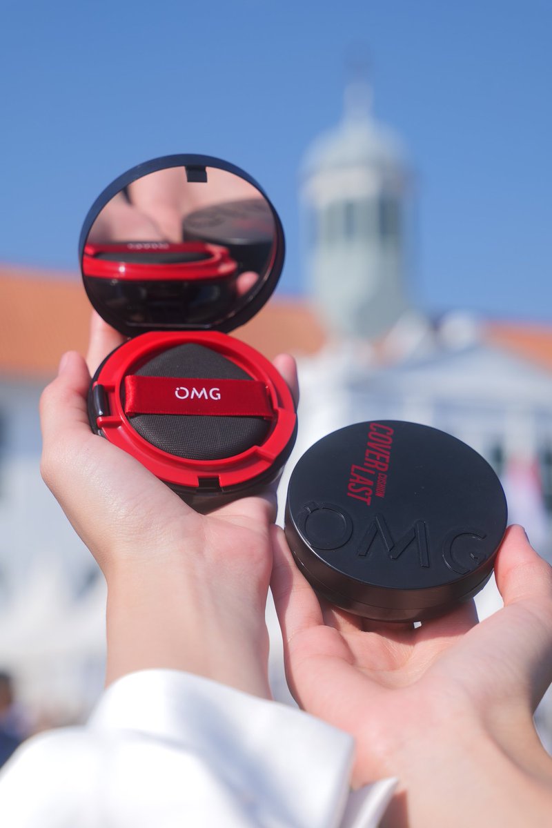 awaleyy's tweet photo. Produk OMG yg paling favorit buat gue tuh cushion nya, bener2 ringan bgt pas dipake @itsomgbeauty #OMGBeauty https://t.co/dSdojjeFb9