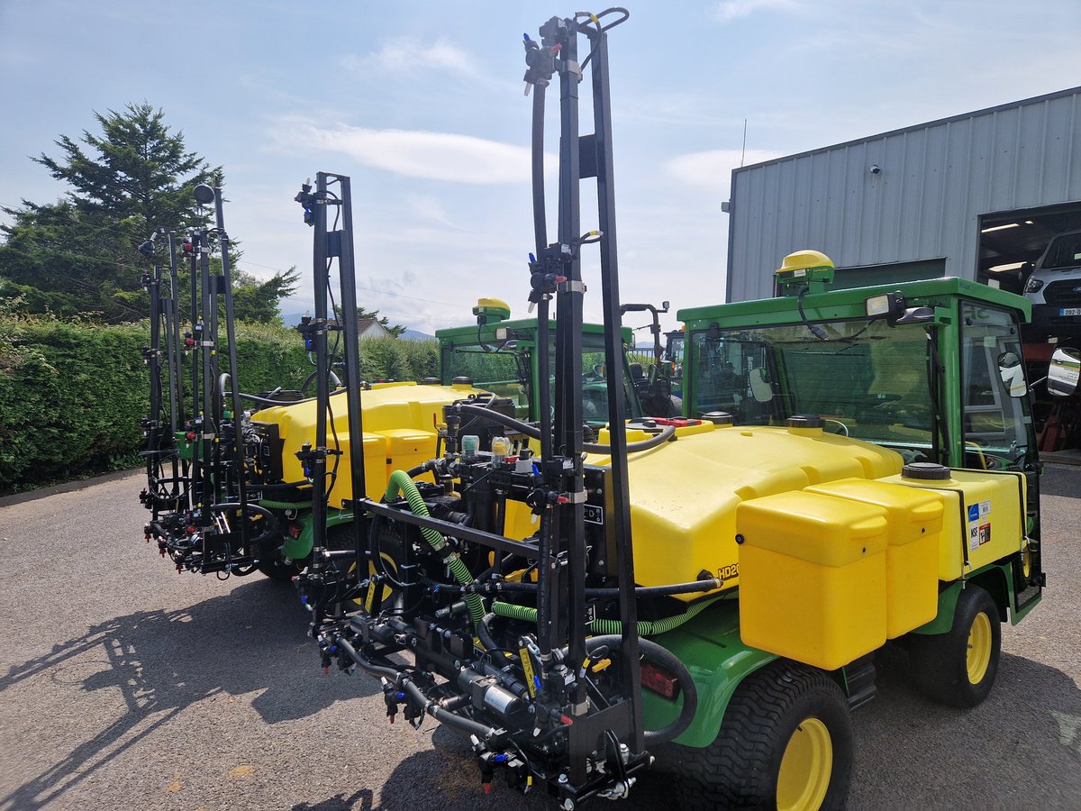 weldon_08's tweet image. Our service department team are putting the final touches to the GPS sprayers. One was delivered, and two more are going out this week. 
Precision technology, Auto Steering, GPS RTK guidance, and independent nozzle control.