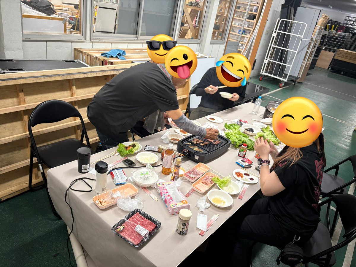 家庭菜園の採れたて野菜をいただいたので、何故かサラダではなくサムギョプサルにすることにした。で、ノリでそのまま昼間から倉庫内で焼肉を始めてしまった🤤