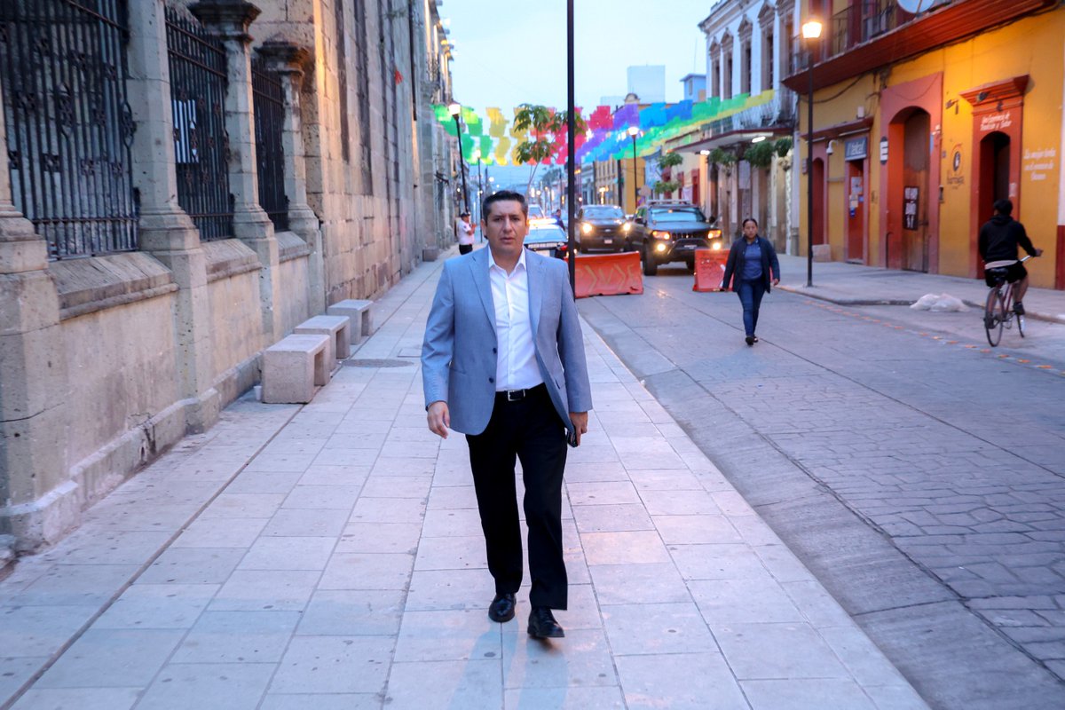 Asistimos a la mesa de la Coordinación Estatal para la Construcción de la Paz y Seguridad en Oaxaca, en la  que se analizan los problemas en materia de seguridad y procuración de justicia para diseñar estrategias integrales que permitan intervenir en los espacios en forma