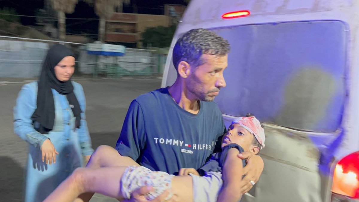 🚨Two people have been KILLED in Israeli bombing of a car in Al Sabra neighbourhood of Gaza City!

🚨Two people including a CHILD have been KILLED and 5 others WOUNDED in Israeli bombing of house in Al Daraj neighbourhood of Gaza City!