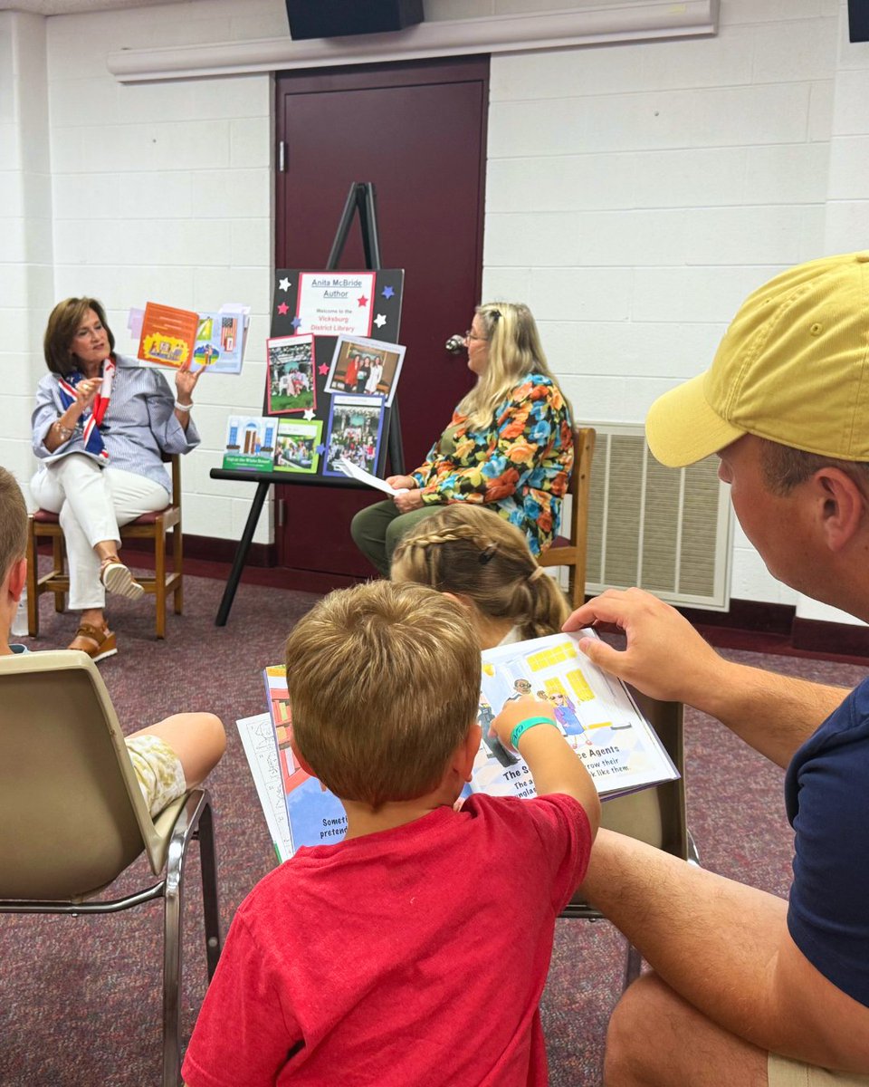 AnitaBMcBride's tweet image. Thank you @VicksburgMiLib and Gilbert & Ivy Bookstore for the warm July 4th welcome! I loved sharing 'First Ladies Make History' with the young readers & talking about how these women helped shape our nation—without a rulebook. #FirstLadiesMakeHistory #BookTour