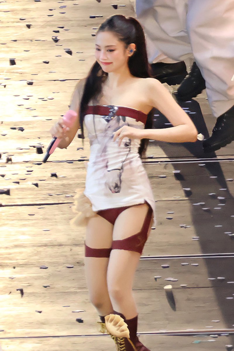 oiilkmoumo's tweet photo. 𝑰’𝒎 𝑹𝒆𝒂𝒅𝒚 𝑭𝒐𝒓 <𝓛𝓞𝓥𝓔>🩵
#제니 #jennie #JENNIE #블랙핑크 #BLACKPINK_IN_GOYANG #DEADLINE https://t.co/r2lby1RPYf
