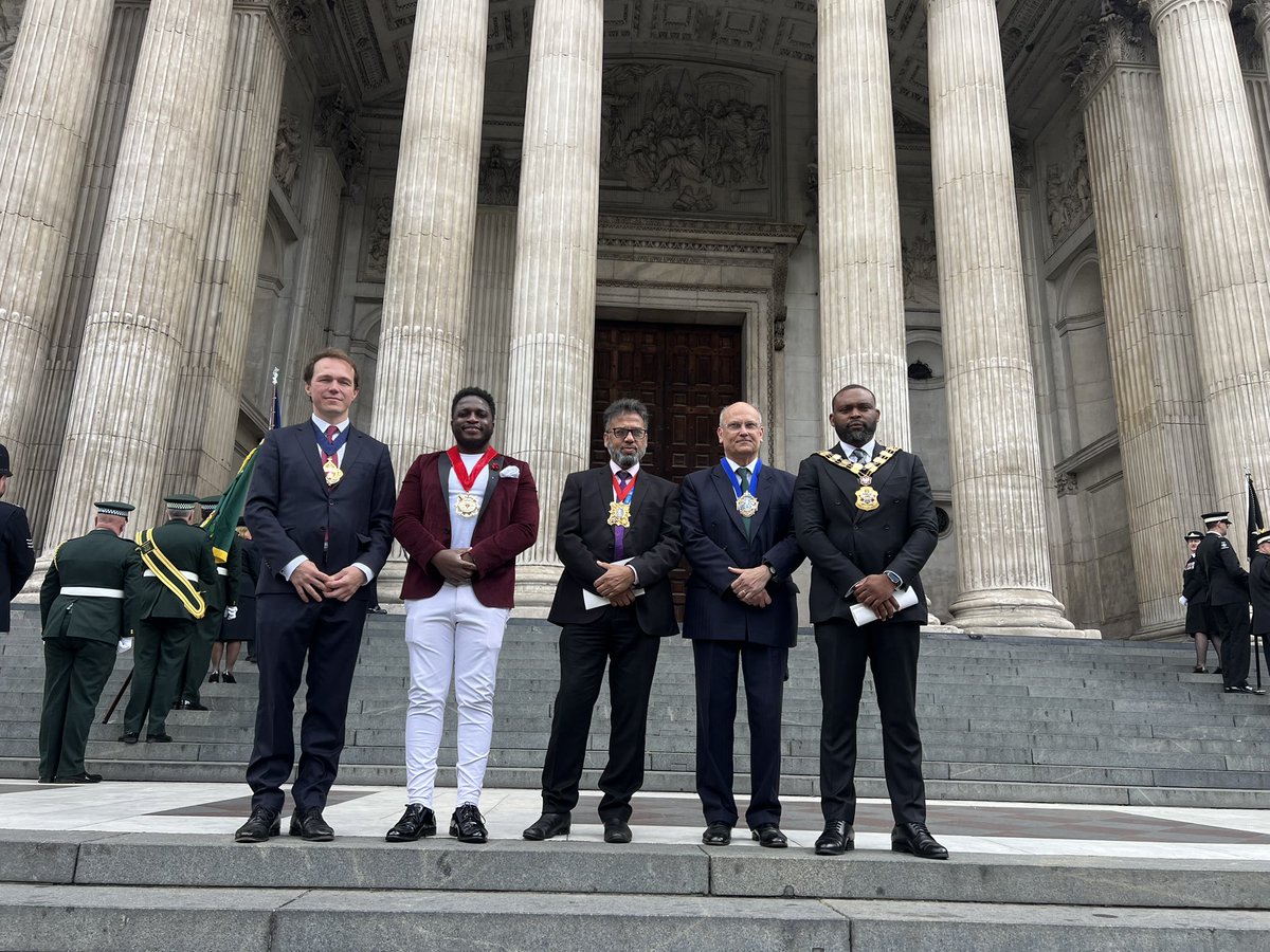 IslingtonMayor's tweet image. Representing Islington at the 20th anniversary Commemoration Service of the London Bombings at St Paul’s Cathedral. A solemn reminder of the lives lost and the pain endured. In the face of hate, we choose love. We stand for peace, unity and resilience.