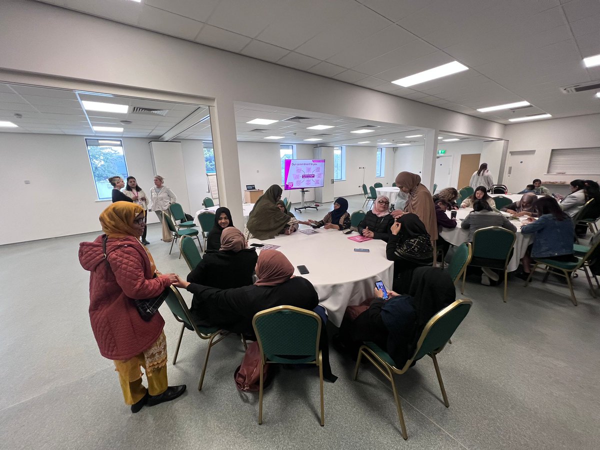 SBInterCentre's tweet image. 🎉 Great day at SBIC for our Next Steps event with New College Durham &amp;amp; EDT! Attendees got CV/job search advice, explored the TA Level 2 course, and celebrated our Teaching Assistant graduates. 🎓

📅 Next course date TBC.
#SBIC #CareerSupport #TeachingAssistant