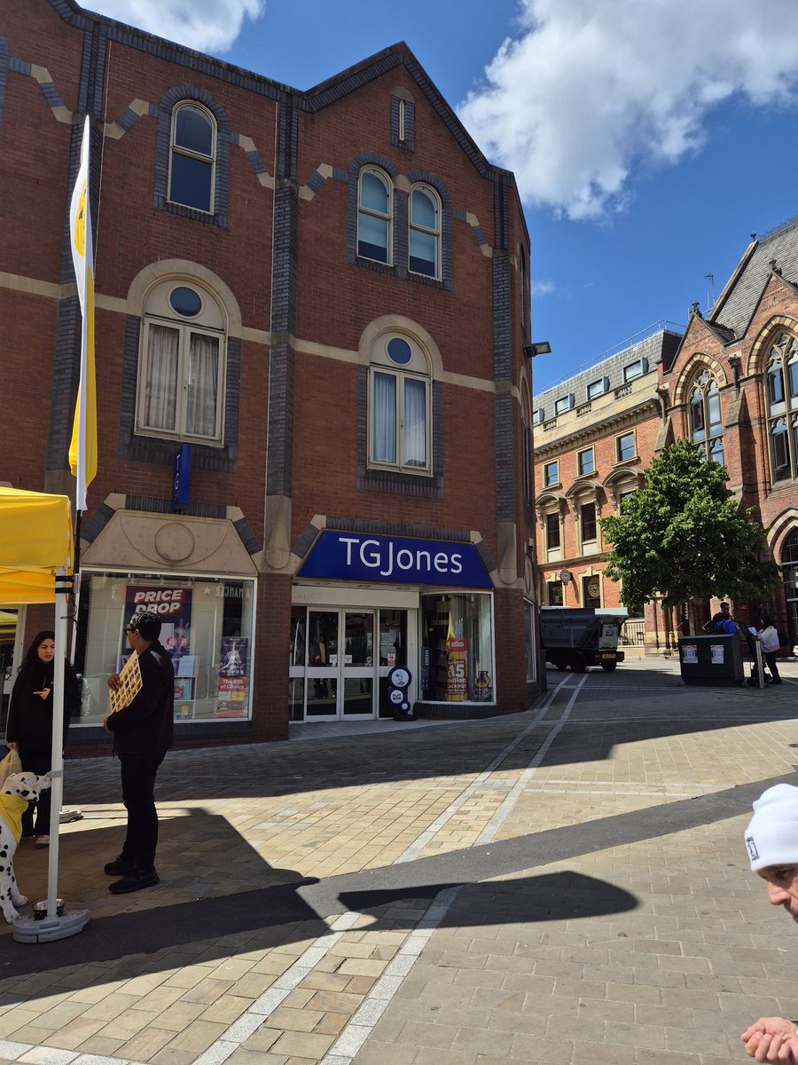 All change in #LeedsCityCentre.Soon #TGJones will roll off the tongue in the same way as #WHSmith I am sure.