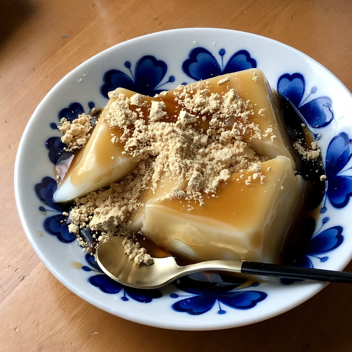 今日はミルク葛もちにみたらしだれをかけていただきました➹🤎
きな粉かけたら美味しかった(*´ڡ`*)
#ミルク葛もち