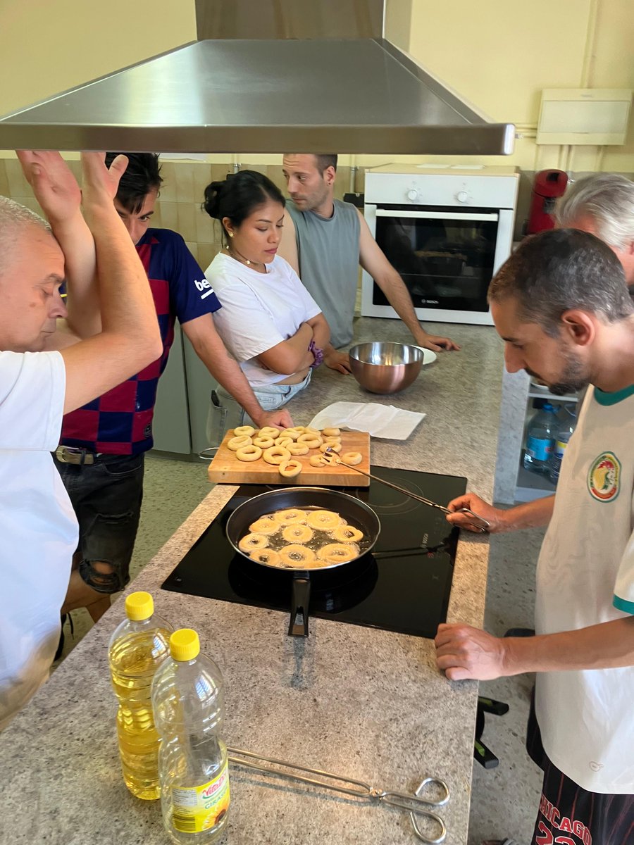 Bricobarrio i cuina 🍅🍴 <a href="/fundsalcom/">Fundación Salud y Comunidad</a>