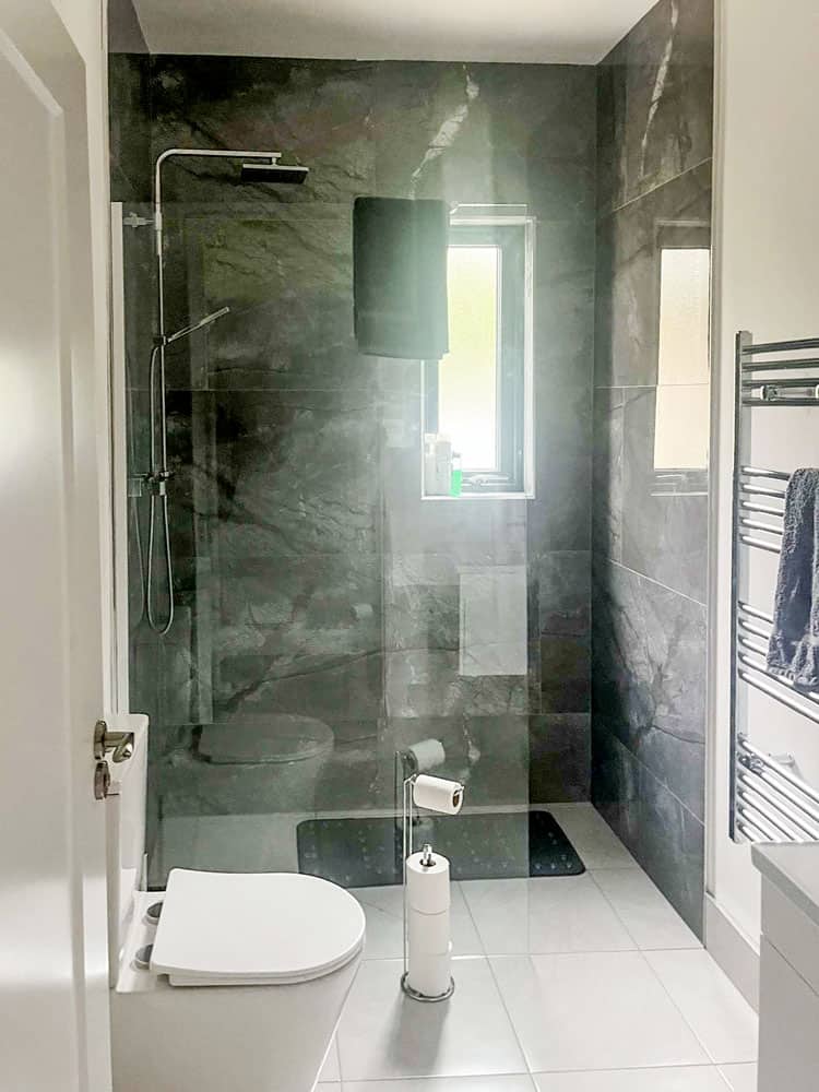 Mulroy View Fanad
4 bed/sleeps 8 - wifi
donegalcottages.ie/listings/mulro…
Mulroy View is a newly renovated holiday home which features panoramic views over the western side of the Fanad Peninsula towards Mulroy Bay. The property has 4 bedrooms to sleep 8 people