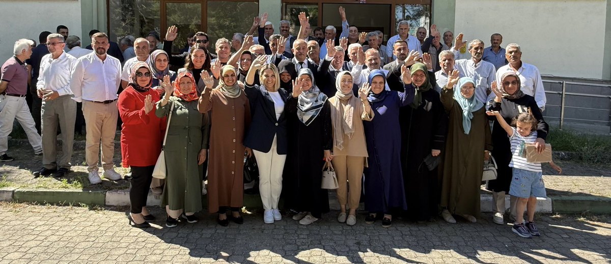 Serap Ekmekci (@serap_ekmekci) on Twitter photo 📍Araç
AK Parti Araç İlçe Danışma Meclisi Toplantımızı büyük bir coşkuyla gerçekleştirdik…
Kıymetli dava ve yol arkadaşlarımızla bir araya gelerek hemşerilerimizin taleplerini dinledik, çalışmalarımızı değerlendirdik.
Cumhurbaşkanımız Genel Başkanımız Sayın <a href="/RTErdogan/">Recep Tayyip Erdoğan</a> 📍Araç
AK Parti Araç İlçe Danışma Meclisi Toplantımızı büyük bir coşkuyla gerçekleştirdik…
Kıymetli dava ve yol arkadaşlarımızla bir araya gelerek hemşerilerimizin taleplerini dinledik, çalışmalarımızı değerlendirdik.
Cumhurbaşkanımız Genel Başkanımız Sayın <a href="/RTErdogan/">Recep Tayyip Erdoğan</a>