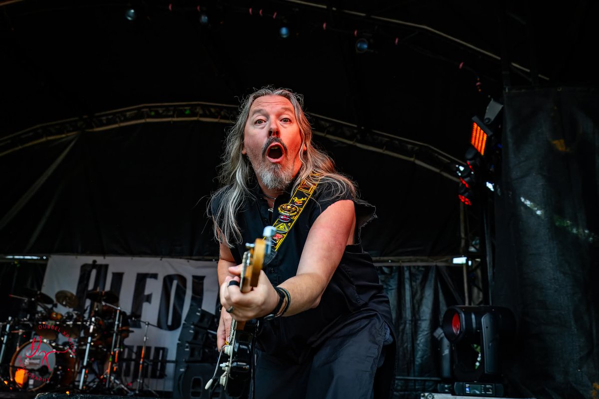 theLucyStrange's tweet image. Took Small Strange to see his dad playing with the awesome Soulweaver at Alfold Festival this weekend - and it was EPIC!!! Have a listen to their new single RED - available to stream from all the usual places 🤘🤘🤘 The really good pics are by @dubbelXposure
