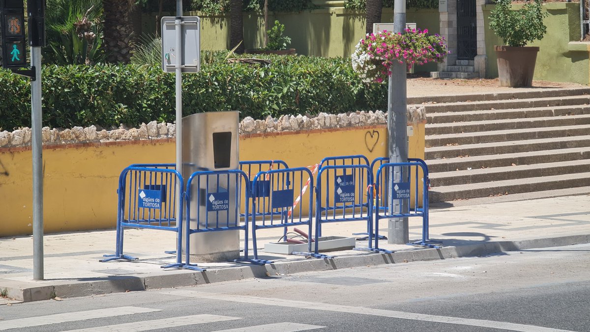 3 rodes de premsa i només 18 mesos després... el govern comença a instal·lar la font del projecte Life Turbines! 👏🏼 Un nou exemple de la gestió eficient i eficaç del tripartit. Com diu una regidora de govern: a #Tortosa tot va una mica més a poc a poc... i això es nota! 🤣🤦🏼‍♂️