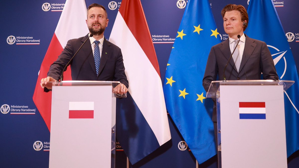 Władysław Kosiniak-Kamysz (@kosiniakkamysz) on Twitter photo Podpisaliśmy z ministrem <a href="/rubenbrekelmans/">Ruben Brekelmans</a> ważne porozumienie o pogłębieniu współpracy 🇵🇱🇳🇱 w zakresie obronności. To realne wzmocnienie bezpieczeństwa Polski i całej Europy.
Rozmawialiśmy m.in. o wspólnych ćwiczeniach, współpracy cyber i wymianie doświadczeń Podpisaliśmy z ministrem <a href="/rubenbrekelmans/">Ruben Brekelmans</a> ważne porozumienie o pogłębieniu współpracy 🇵🇱🇳🇱 w zakresie obronności. To realne wzmocnienie bezpieczeństwa Polski i całej Europy.
Rozmawialiśmy m.in. o wspólnych ćwiczeniach, współpracy cyber i wymianie doświadczeń