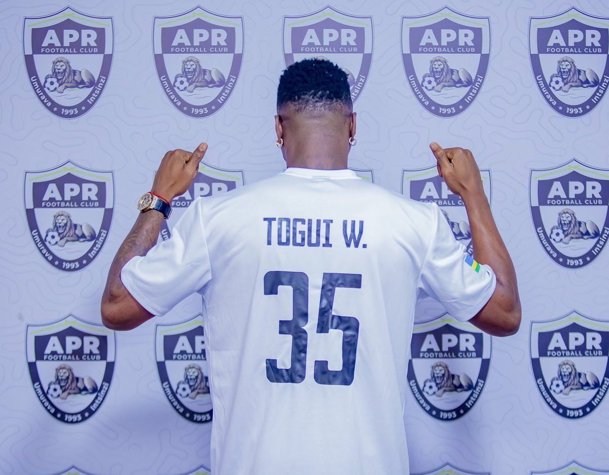 Ikipe ya APR FC imaze gusinyisha rutahizamu mushya w'umunya Cote D'Ivoire 𝐖𝐢𝐥𝐥𝐢𝐚𝐦 𝐓𝐨𝐠𝐮𝐢 𝐌𝐞𝐥.
Ku myaka ye 28 y'amavuko, uyu #Togui aje muri shampiyona y'u Rwanda aturutse mu ya Turukiye, aho yakinaga mu cyiciro cya kabiri.