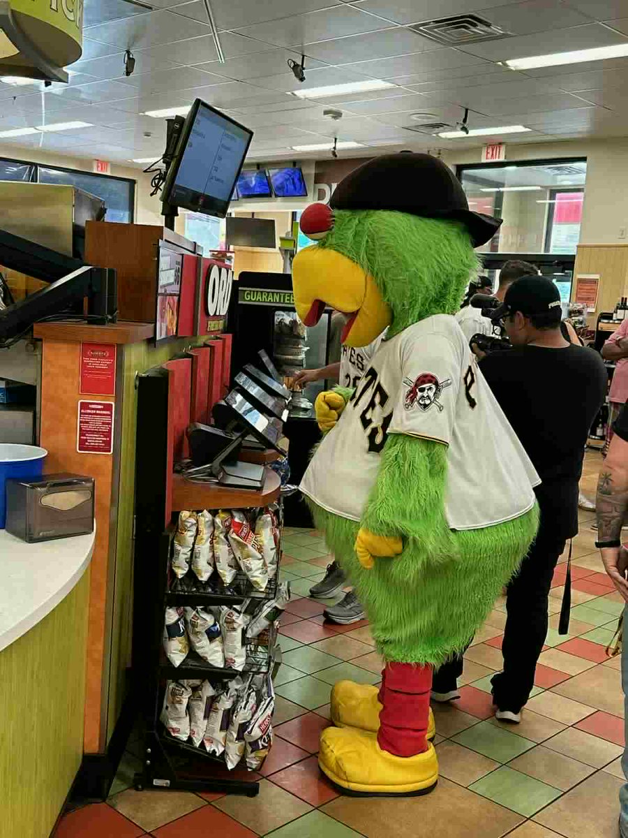 Time for some pregame grub. What is the <a href="/Pirate_Parrot/">The Pirate Parrot</a> ordering?