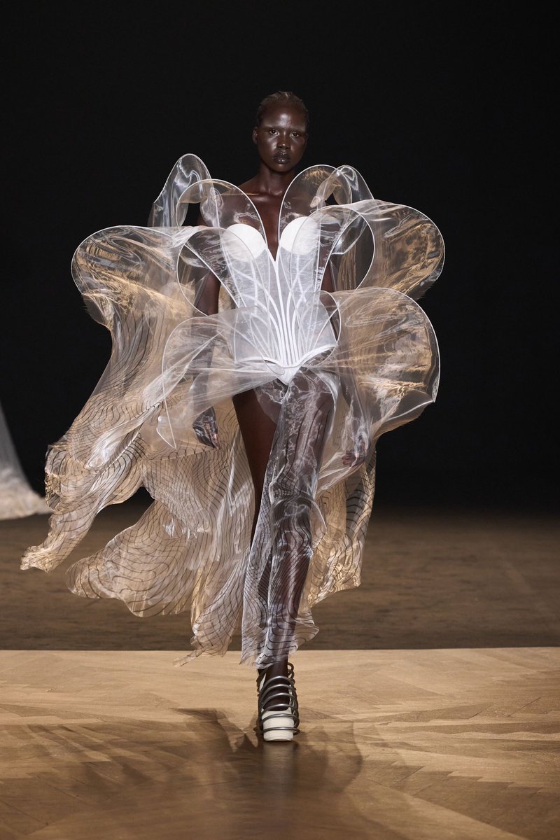 Iris van Herpen Couture F/W 2025