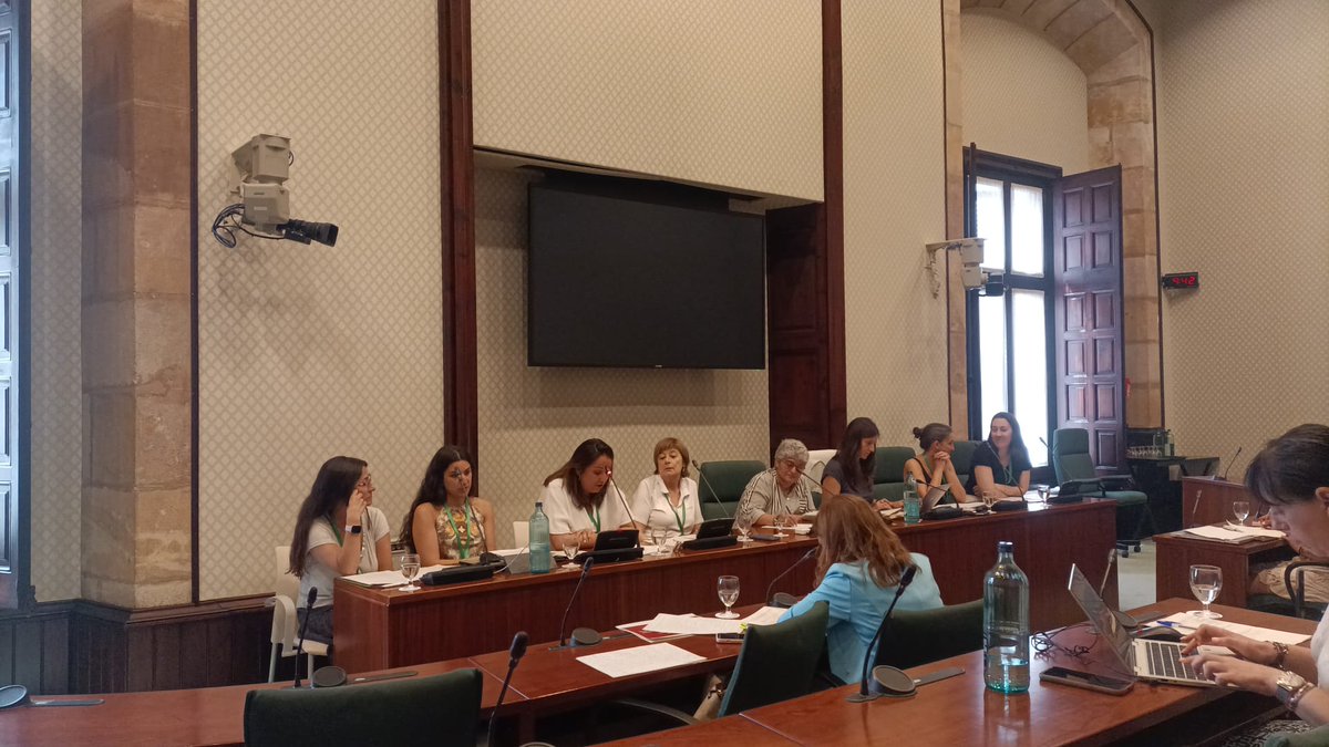 Taula Tercer Sector (@taula3sector) on Twitter photo 📍Compareixem al <a href="/parlamentcat/">Parlament de Catalunya</a> per la proposició integrada de modificació de la Llei Renda Garantida de Ciutadania.
🗣<a href="/Natavapu/">Natàlia Valenzuela</a>, vicepresidenta <a href="/Taula3sector/">Taula Tercer Sector</a>: "La #RGC ha de ser una peça clau en un ecosistema de prestacions socials. El dret a viure dignament és inqüestionable". 📍Compareixem al <a href="/parlamentcat/">Parlament de Catalunya</a> per la proposició integrada de modificació de la Llei Renda Garantida de Ciutadania.
🗣<a href="/Natavapu/">Natàlia Valenzuela</a>, vicepresidenta <a href="/Taula3sector/">Taula Tercer Sector</a>: "La #RGC ha de ser una peça clau en un ecosistema de prestacions socials. El dret a viure dignament és inqüestionable".