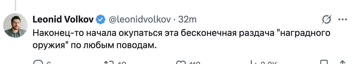 Момент акулы. 

Половина российских крайне левых, раньше по недоразумению называвшиеся оппозицией, радуются самоубийству путинского чиновника, который на прощание съездил обнять дочь и застрелился из наградного пистолета, - так же, как национал-деколонизаторы радовались тому, что