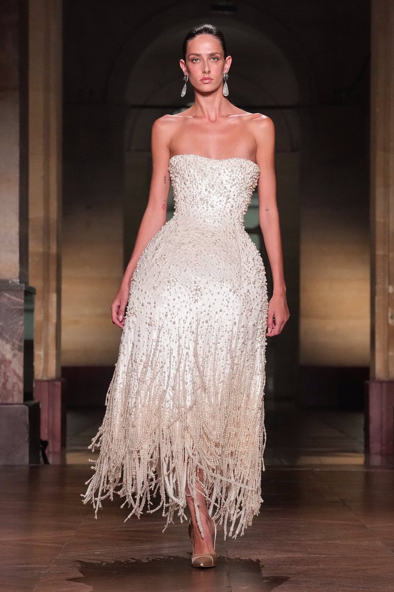 pradapearll's tweet photo. georges hobeika fw25 couture  —  so dreamy and beautiful!! 🤍 https://t.co/ofOZKACTBU