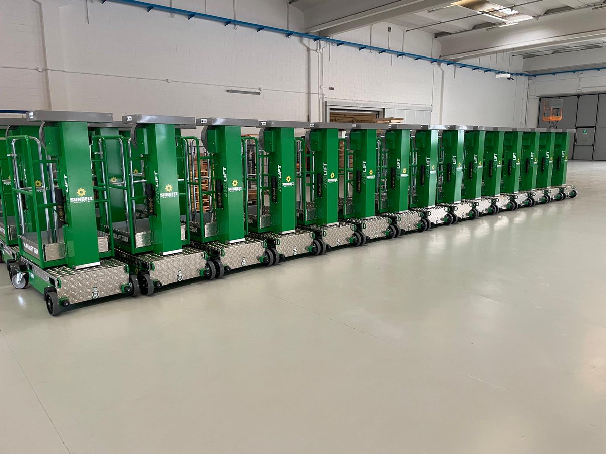 AxoLiftOfficial's tweet image. A new truck load of Manulift 200/4 are on their way Sunbelt Rentals UK &amp;amp; Ireland ! 🤩💪
We are more than happy to deliver these machines to the UK and support our shared goal of enhancing workplace safety.
#UK #LLA #LOWLEVELACCESS #SAFETY #SUNBELT #GREEN #MANULIFT