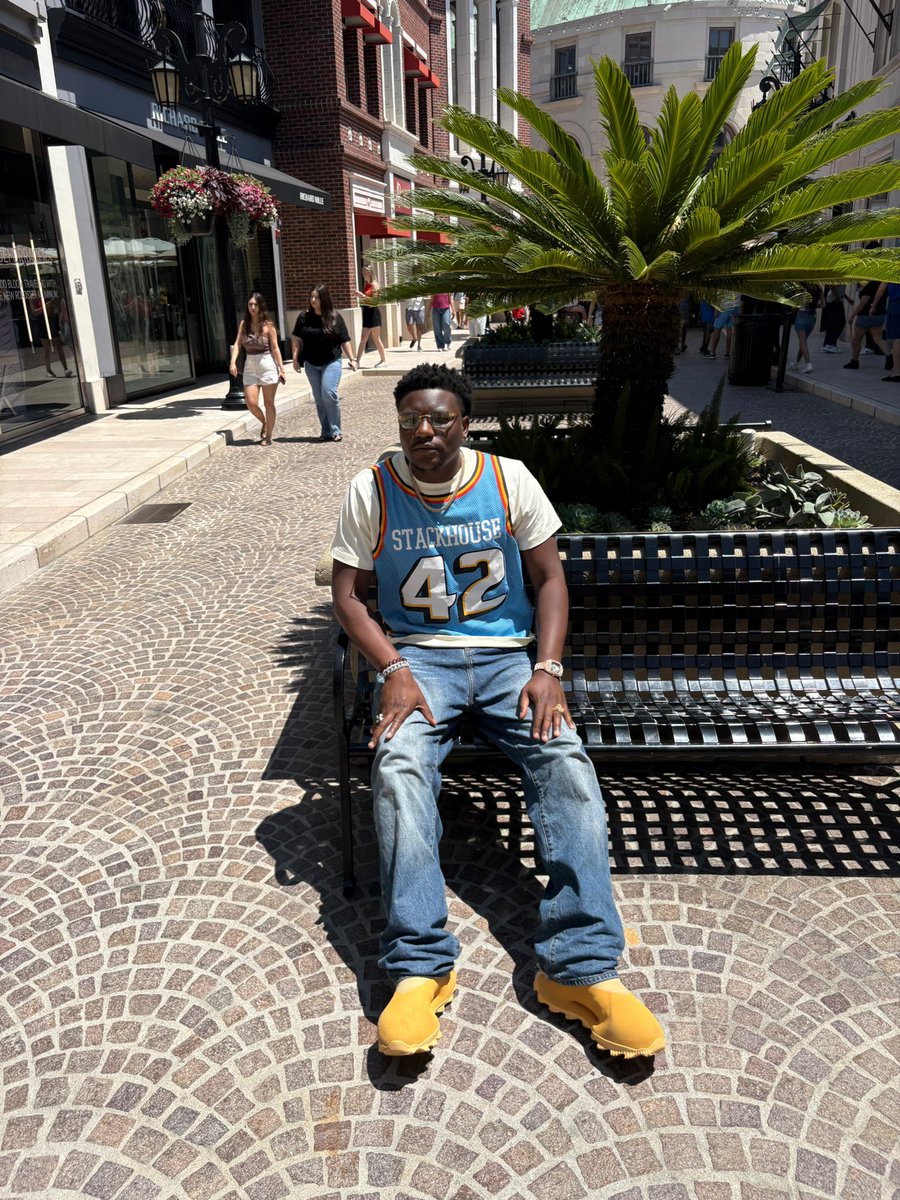 Zay tweet media