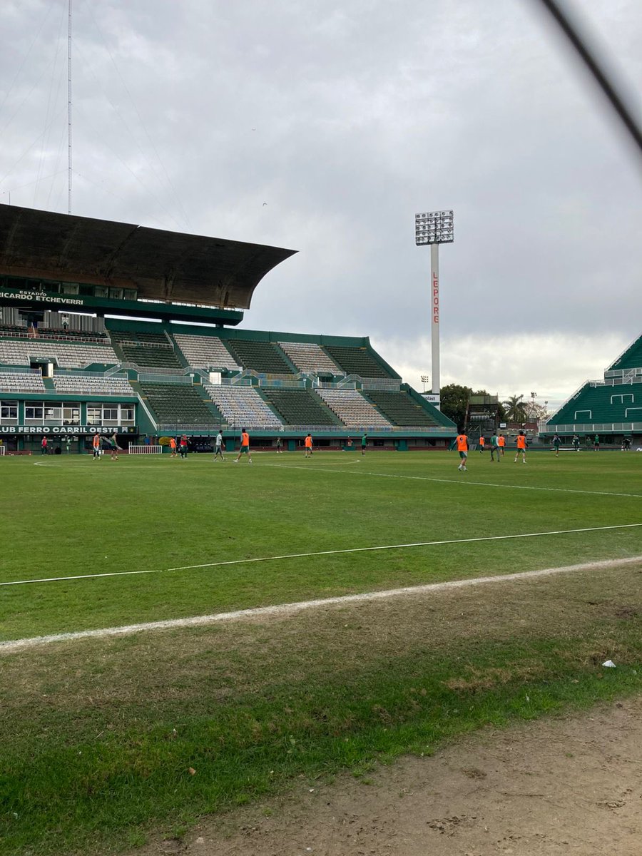 Entrena #Ferro en Caballito. 🐎