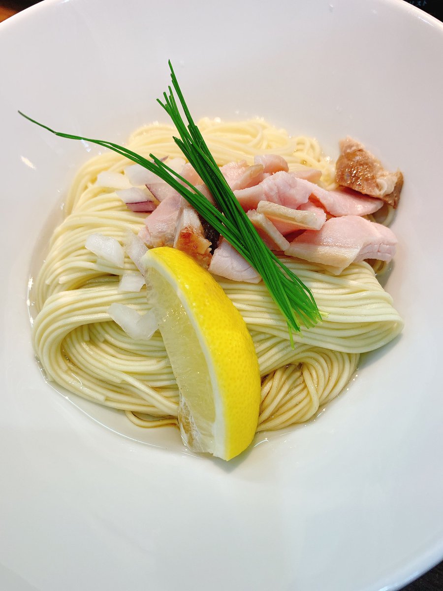 Q3_8686's tweet image. Noodle&amp;amp;Spice curry 今日の1番
#らーめんウォッチ麺
🍜オリーブいりこの濃厚煮干ソバ
🍜カキ油の和え玉
おそらく初のオリーブいりこ濃厚…
割と濃度軽めでオリーブいりこのなせる技なのかめっちゃ旨い！
驚きのカキ油！香りがカキそのもの
でペーストがないのに牡蠣の風味が
…これは…もしかし文字数