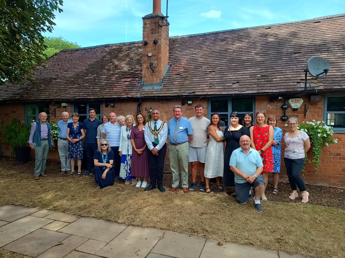 Leamington in Bloom 2025
On the 3rd of July, the Heart of Bloom judges visited Leamington. Supported by the LiB group and the Town Council, the judges were shown some of the town’s most maintained and flourishing areas.
Results will be announced on the 21st of October.