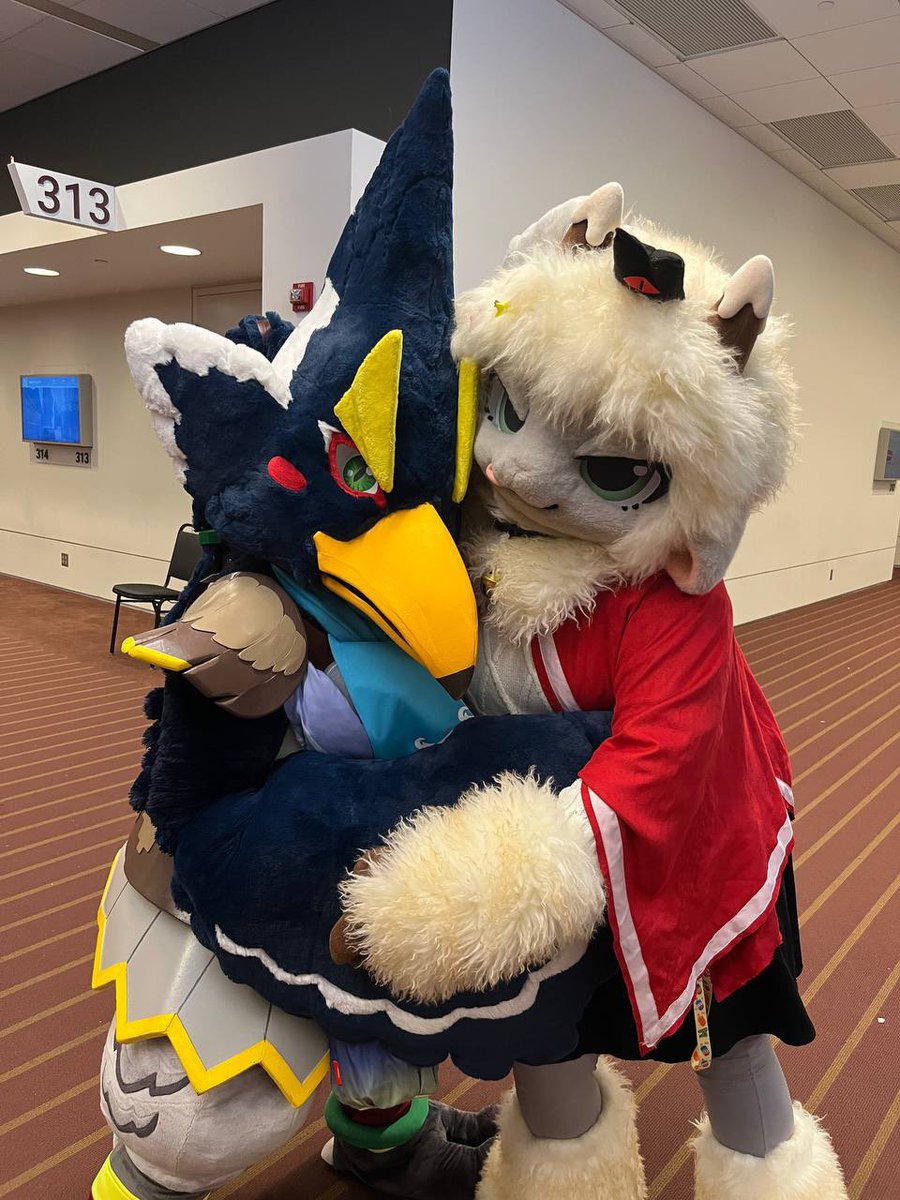 Savy ๐ LVFC table: 25 (@thebubblysheep) on Twitter photo Suiting last night was so fun!! I finally found my fav Birdy friend at last while in suit!! <a href="/Arijuno/">๐ปARI ๐ AC 25 ๐ป</a> Suiting last night was so fun!! I finally found my fav Birdy friend at last while in suit!! <a href="/Arijuno/">๐ปARI ๐ AC 25 ๐ป</a>