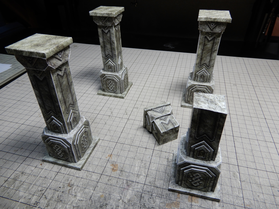 ペーパークラフト
ドワーフの遺跡な感じの石柱