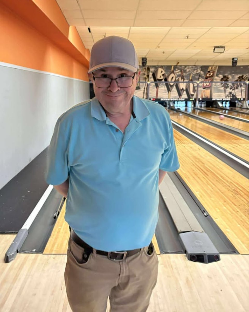 CLHamilton_'s tweet image. Dinner and bowling = the perfect night out! 🎳 

#HelpingBuildGreatLives #InclusionMatters #DevelopmentalDisabilities #DisabilityInclusion