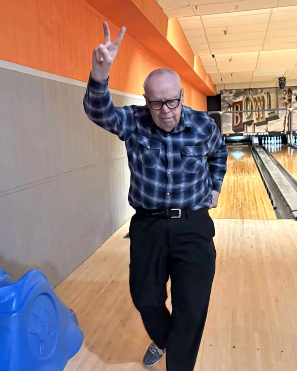 CLHamilton_'s tweet image. Dinner and bowling = the perfect night out! 🎳 

#HelpingBuildGreatLives #InclusionMatters #DevelopmentalDisabilities #DisabilityInclusion