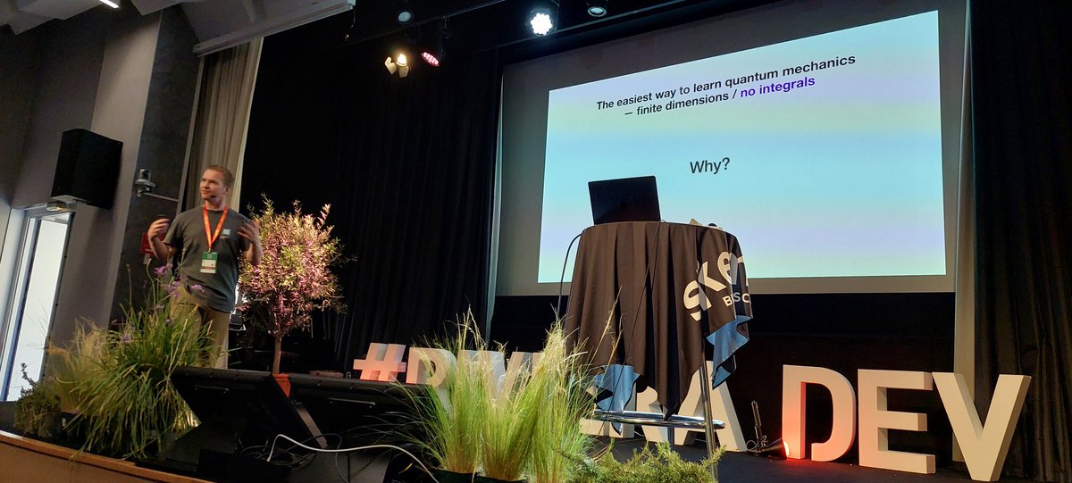 Riviera DEV 🌴 (@rivieradev) on Twitter photo If you're not <a href="/UnFroMage/">Stéphane Épardaud</a> this talk by <a href="/1ovthafew/">Gavin King ⍼⍼⍼</a> will explain everything about quantum computing :) If you're not <a href="/UnFroMage/">Stéphane Épardaud</a> this talk by <a href="/1ovthafew/">Gavin King ⍼⍼⍼</a> will explain everything about quantum computing :)