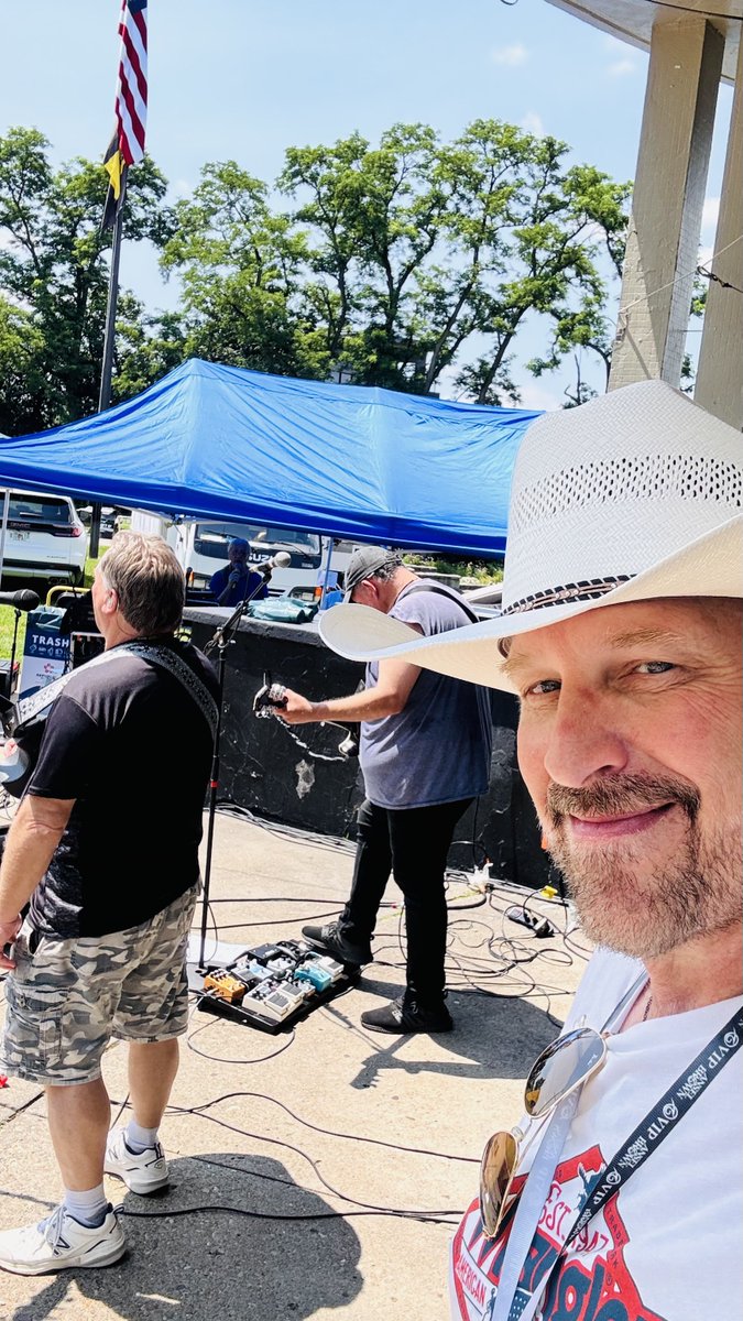 anselbrown's tweet image. Had a great time celebrating with @DuquesneBeer @CitiParks @oneburgh @oneburgh1 @billclevenger @clevengersbeer and the people of Pittsburgh for my Independence Day performance! More to come! 🤘🇺🇸🤠🎉

#GrabADuke #ClevengersBeverage #GetDuked #TrendingNow #Beer #IndependenceDay