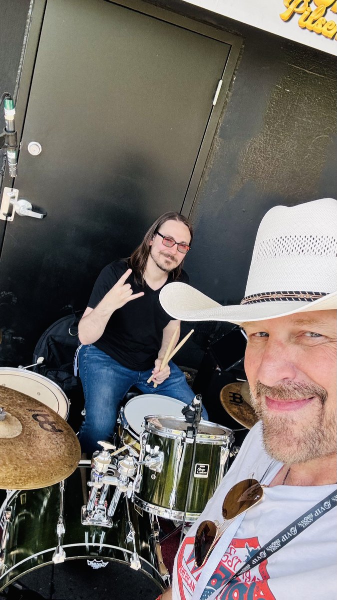 anselbrown's tweet image. Had a great time celebrating with @DuquesneBeer @CitiParks @oneburgh @oneburgh1 @billclevenger @clevengersbeer and the people of Pittsburgh for my Independence Day performance! More to come! 🤘🇺🇸🤠🎉

#GrabADuke #ClevengersBeverage #GetDuked #TrendingNow #Beer #IndependenceDay