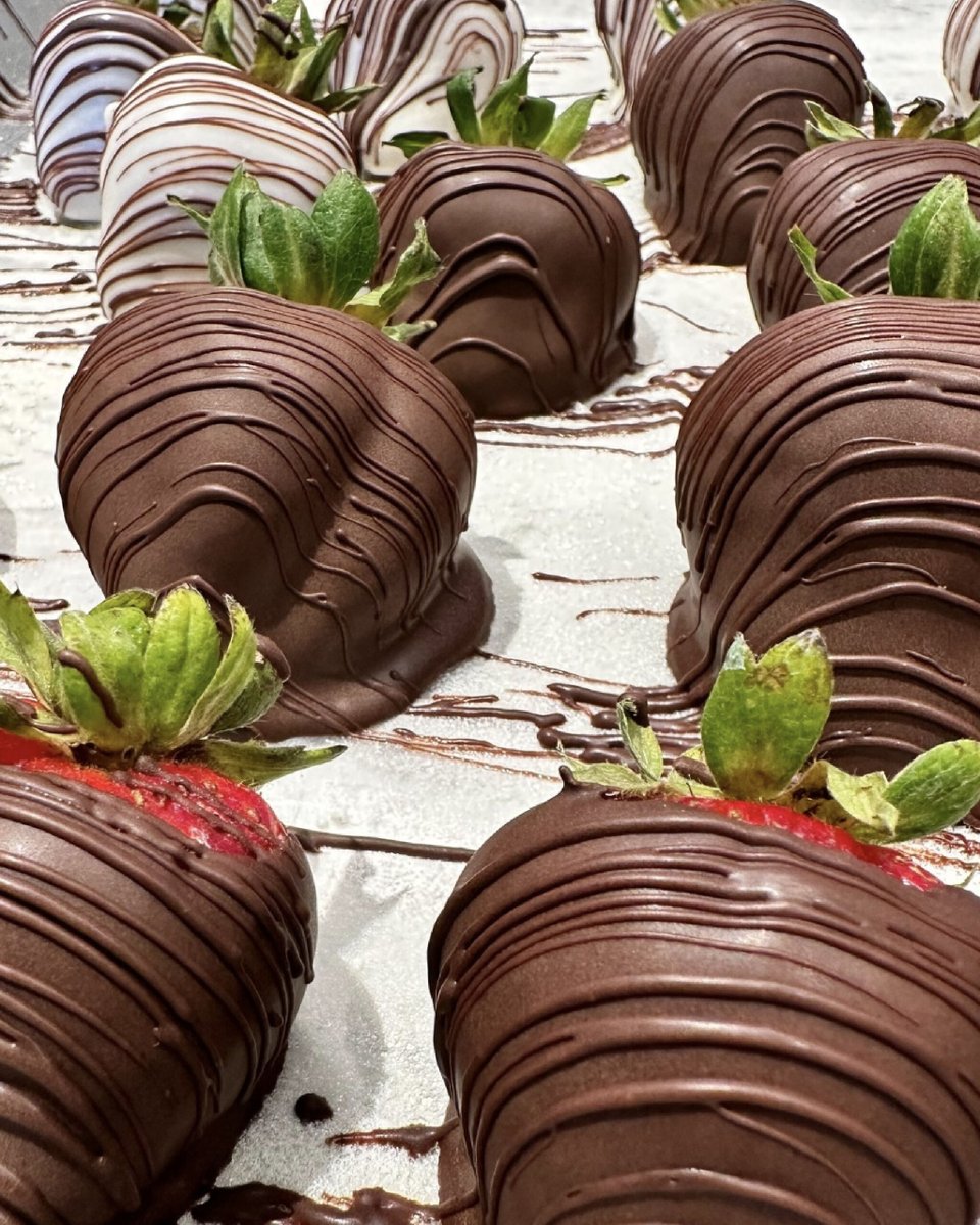 Today is World Chocolate Day, and The Fudgery gives you PLENTY of ways to celebrate! 🍫😍 From fudge to chocolate-covered strawberries to dipped apples and more, there’s no shortage of treats to choose from. Find them all on Level C! 

📸: <a href="/thefudgery/">The Fudgery</a>