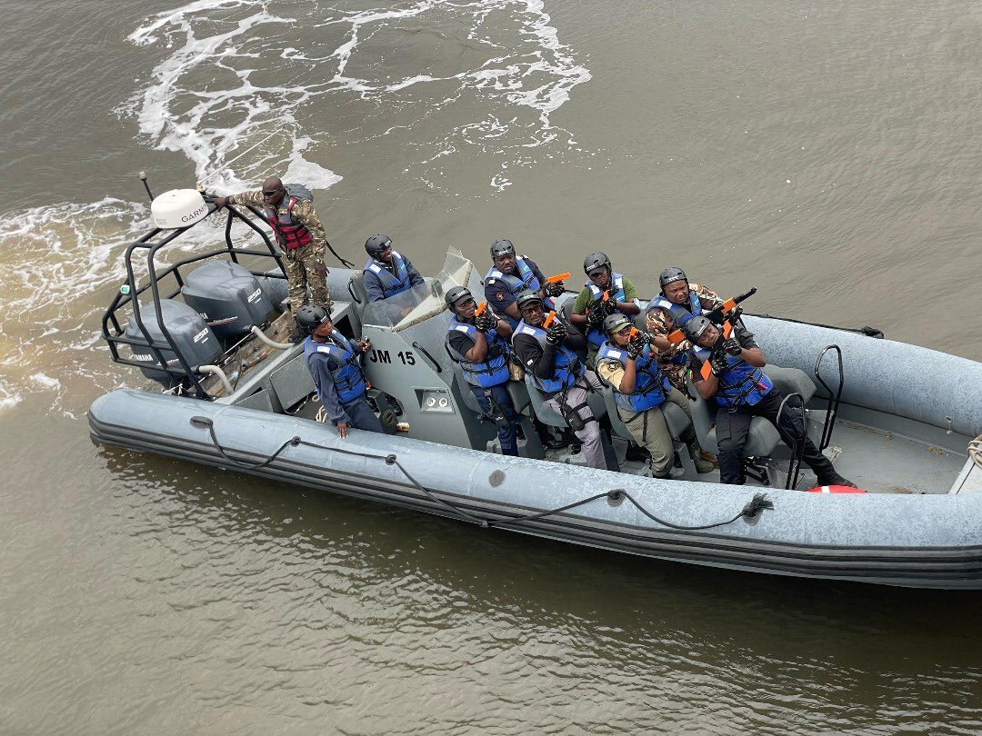 GhadaFathiWaly's tweet image. The Gulf of Guinea faces serious threats from piracy, trafficking & maritime crime.
With EU support, @UNODC trained 36 officers from Benin, Cameroon & Nigeria to secure their waters & protect their communities.
A safer Gulf is a step towards a more secure & prosperous Africa.