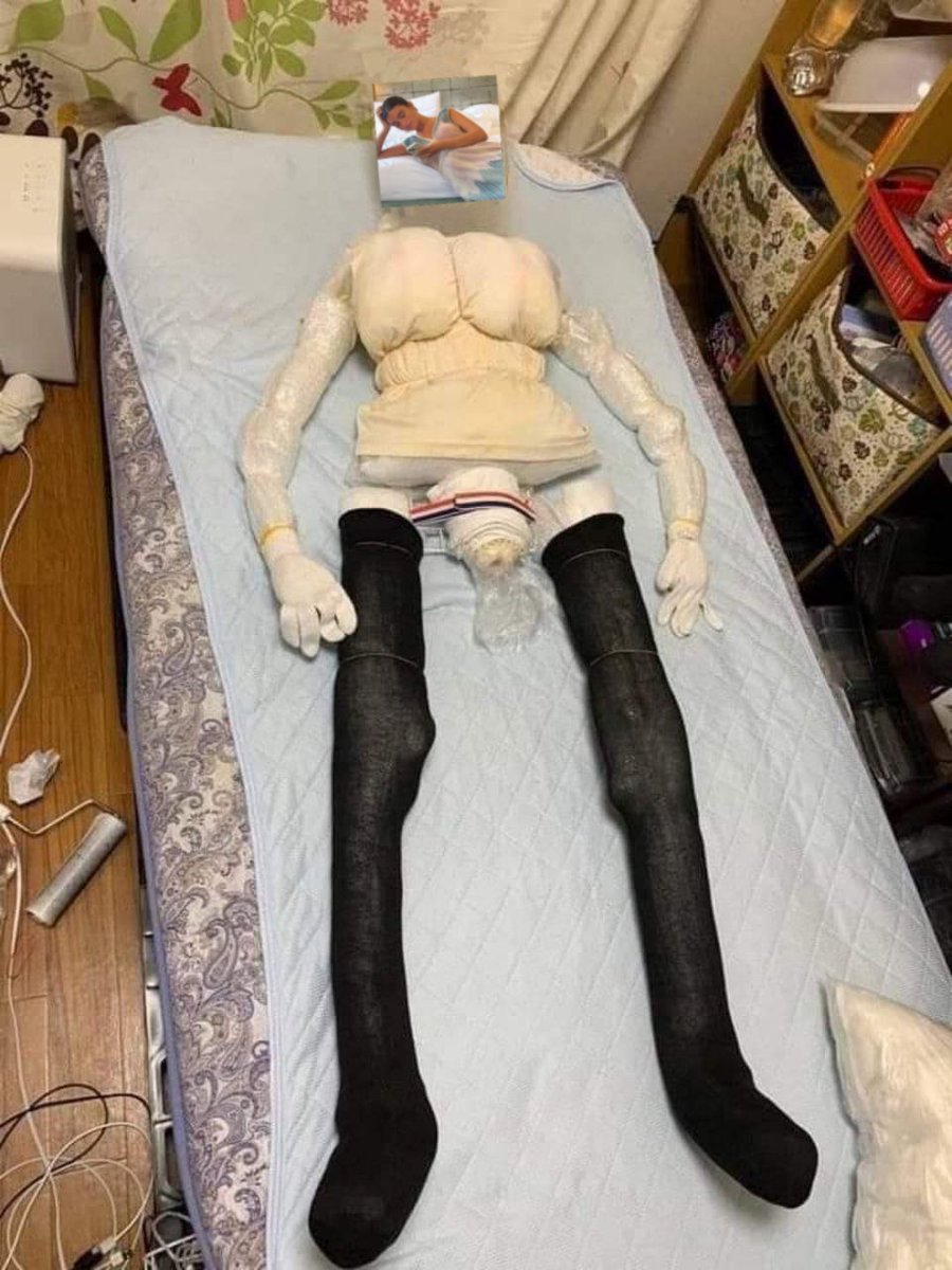 PeatingNude's tweet image. My gf.