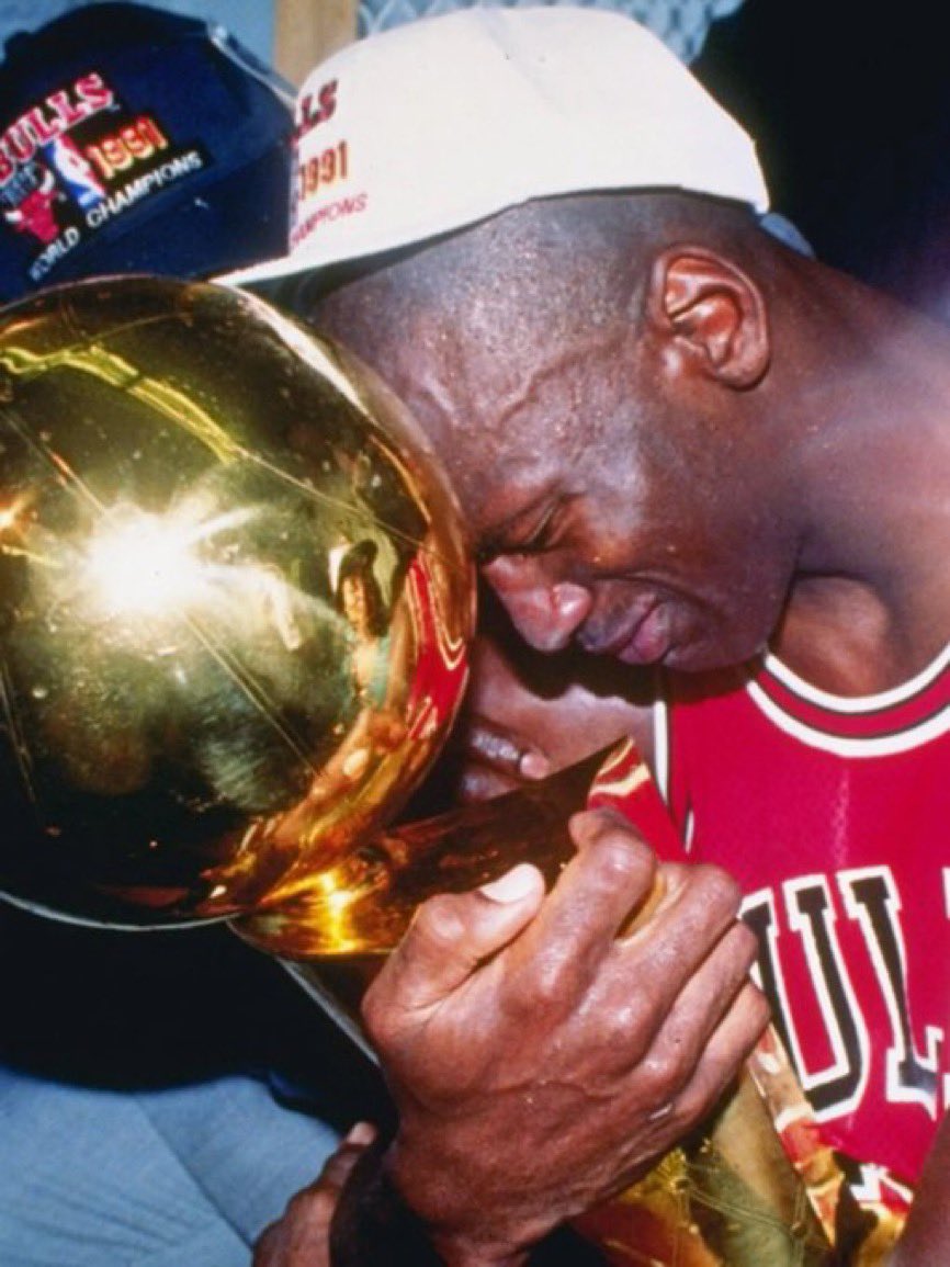 cloclobeans's tweet image. How it felt waking up as someone who believed in Nicolandria when they were just a delusional crackship 😭 #LoveIslandUSA