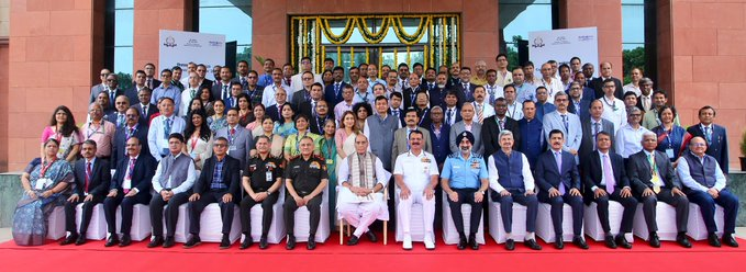 airnews_mumbai's tweet image. #ऑपरेशन_सिंदूर दरम्यान स्वदेशात निर्मित उपकरणांची क्षमता दिसून आल्यानं या उत्पादनांची जागतिक स्तरावर मागणी वाढली असल्याचं संरक्षण मंत्री @rajnathsingh  यांनी नवी दिल्लीत आयोजित संरक्षण लेखा विभागाच्या नियंत्रकांच्या परिषदेत म्हटलं आहे.

#DRDO #ControllersConference #NewDelhi