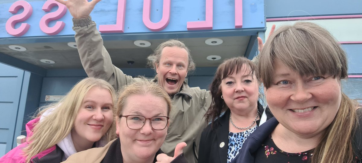 Yritämme vihdoin pois Grönlannista,  Ilulissatin kentältä.Olemme menossa toiselle Grönlannin kentälle ensiksi tankkaamaan ja sitten Keflavikiin Islantiin.Huomenna ehkä Suomeen.Ehkä.Nuukin kentälle ei edelleenkään koneet lennä. #iltalehti #iltasanomat #savonsanomat #is