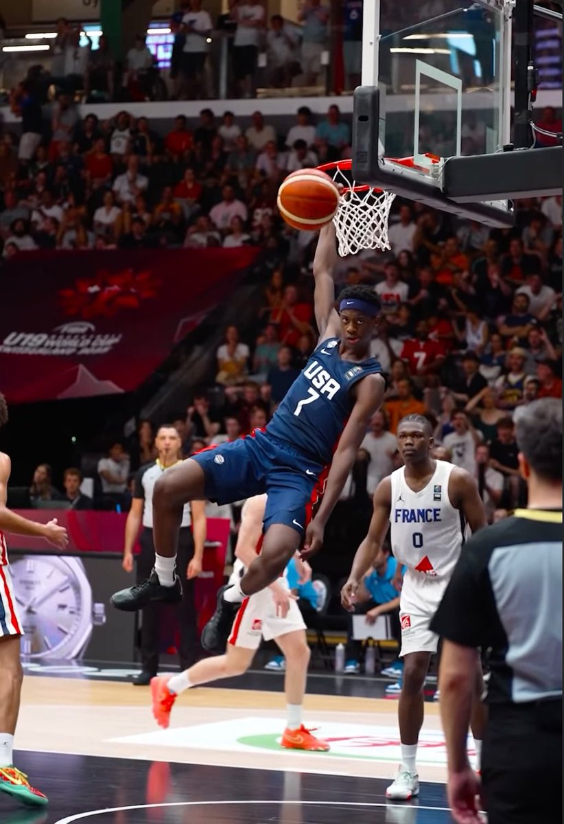 PrepNetwork_'s tweet image. Buzz for the 2026 draft is already bubbling, as the competition between prep stars AJ Dybantsa and Darryn Peterson could reach a fever pitch rivaling 2003’s debate between LeBron James and Carmelo Anthony.
More: prepnetwork.com/2025/07/02/aj-…