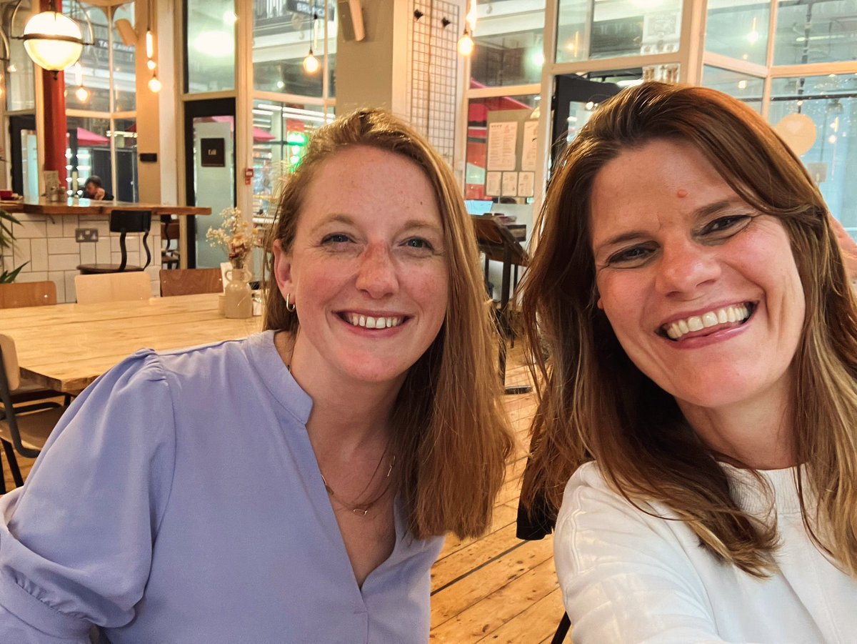 emmalayfield2's tweet image. Always a delight to catch up with my good pal and amazing publisher Rosie Howie, and in Sunny Manchester too!