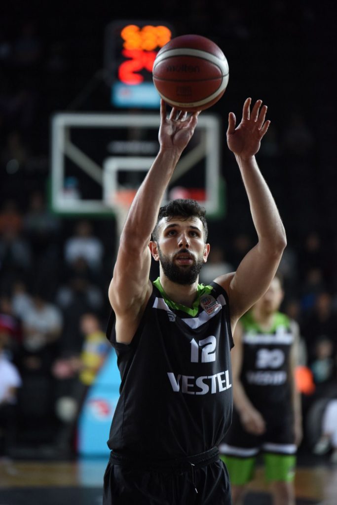 Konya BBSK, pota altına takviye yaparak Tolga Kaan Birer ile sözleşme imzaladı 

27 yaşındaki oyuncu, son olarak Esenler Erokspor forması giydi.